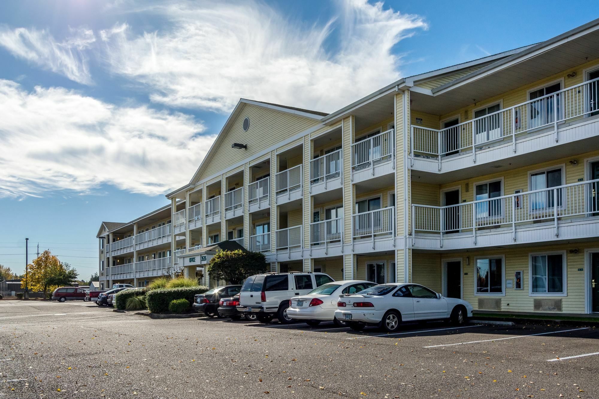 Hometowne Studios By Red Roof Salem, Or Exterior foto